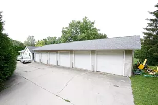 910 Stoney Point Rd, Dixon, IL 61021 - Photo 6