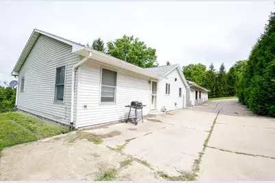 910 Stoney Point Road, Dixon, IL 61021 - Photo 2