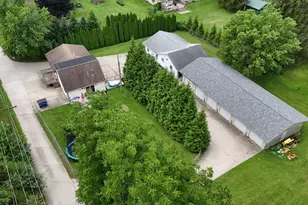 910 Stoney Point Rd, Dixon, IL 61021 - Photo 1