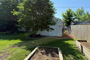 2015 W Revere St, Freeport, IL 61032 - Photo 20