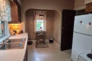 510 Van Wie Ave, Rockford, IL 61103 - Photo 8