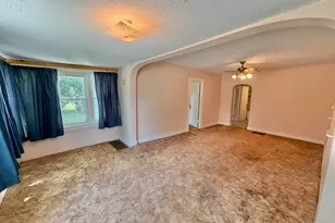 206 W Main St, Mount Morris, IL 61054 - Photo 2