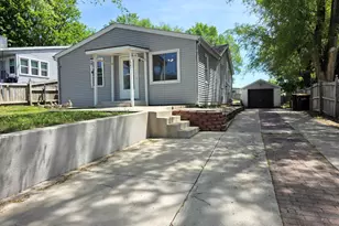 1701 Lyran Ave, Rockford, IL 61109 - Photo 2