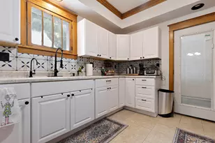 1814 Latham St, Rockford, IL 61103 - Photo 4