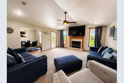 423 Cross Plains Road, Rockford, IL 61107 - Photo 2