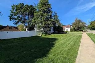 1325 W Lincoln, Freeport, IL 61032 - Photo 6