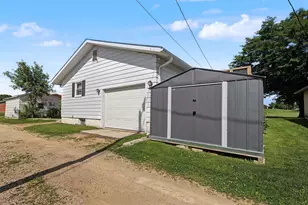 303 Elm St, Hanover, IL 61041 - Photo 28