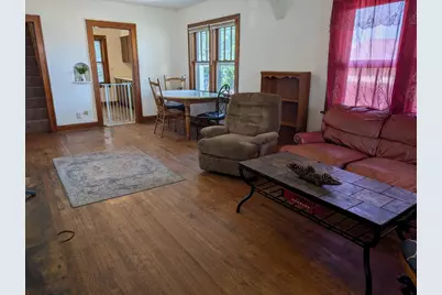 814 W Hamilton Street, Freeport, IL 61032 - Photo 2