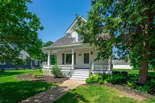 201 S Elida St, Winnebago, IL 61088 - Photo 2