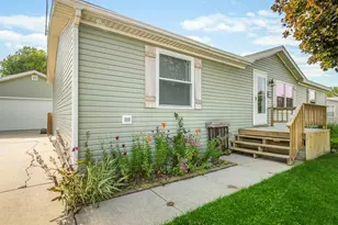 8652 Springwood Ct, Roscoe, IL 61073 - Photo 4