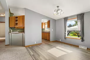 8652 Springwood Ct, Roscoe, IL 61073 - Photo 10