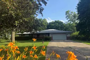 4975 Blackhawk Rd, Rockford, IL 61109 - Photo 1