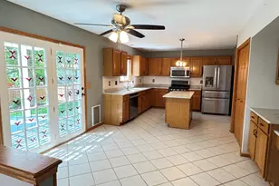 607 Jamestown, Belvidere, IL 61008 - Photo 6