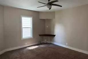 528 S Harlem Ave, Freeport, IL 61032 - Photo 2
