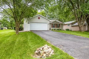 415 Staffordshire Dr, Poplar Grove, IL 61065 - Photo 2
