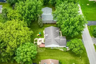 415 Staffordshire Dr, Poplar Grove, IL 61065 - Photo 36
