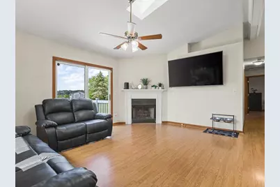 207 Tamarack Hollow Street, Poplar Grove, IL 61065 - Photo 4