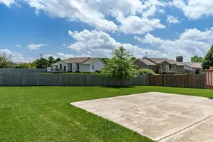 2987 Vaughndale Dr, Machesney Park, IL 61115 - Photo 4