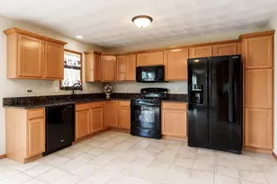 2987 Vaughndale Dr, Machesney Park, IL 61115 - Photo 12