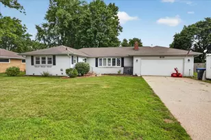 879 E Inman Pkwy, Beloit, IL 53511 - Photo 1