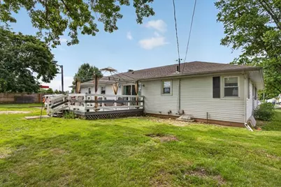 879 E Inman Parkway, Beloit, IL 53511 - Photo 32