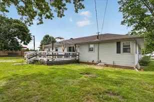 879 E Inman Pkwy, Beloit, IL 53511 - Photo 32
