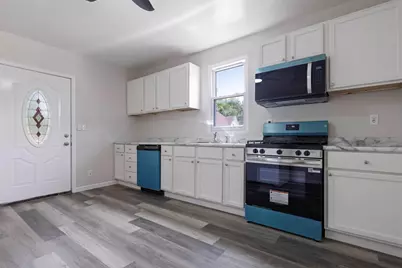 135 S 8th Street, South Beloit, IL 61080 - Photo 4