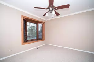 836 Golf Course Rd, Crystal Lake, IL 60014 - Photo 20