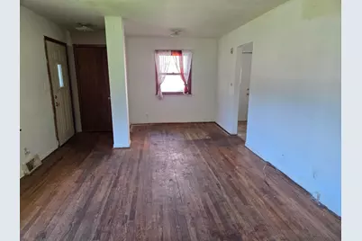 3220 Montrose Avenue, Rockford, IL 61101 - Photo 2