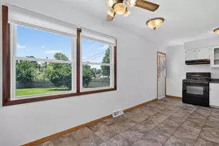 4520 Linview Dr, Rockford, IL 61109 - Photo 8