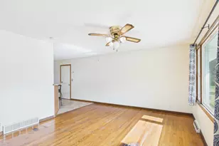 2014 N Meridian Rd, Rockford, IL 61101 - Photo 2