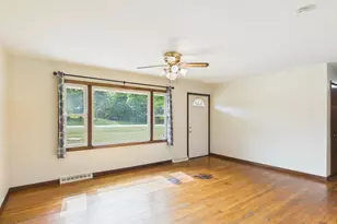 2014 N Meridian Rd, Rockford, IL 61101 - Photo 4