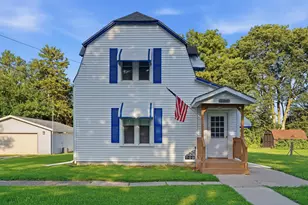 709 S 2nd St, Oregon, IL 61061 - Photo 2