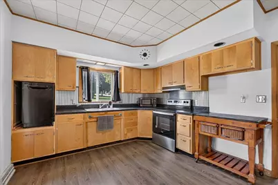 411 Main Street, Leaf River, IL 61047 - Photo 10