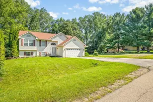 212 NE Rochester Rd, Poplar Grove, IL 61065 - Photo 4