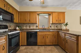 803 Babich Ln, Winnebago, IL 61088 - Photo 12