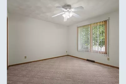 803 Babich Lane, Winnebago, IL 61088 - Photo 32