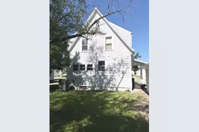 811 S Burchard Avenue, Freeport, IL 61032 - Photo 4