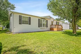 5409 Ebonywood Ln, Roscoe, IL 61073 - Photo 2