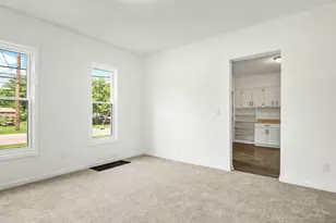 2104 S 4th St, Rockford, IL 61104 - Photo 12