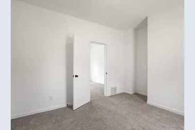 2104 S 4th Street, Rockford, IL 61104 - Photo 16