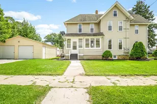 2104 S 4th St, Rockford, IL 61104 - Photo 2