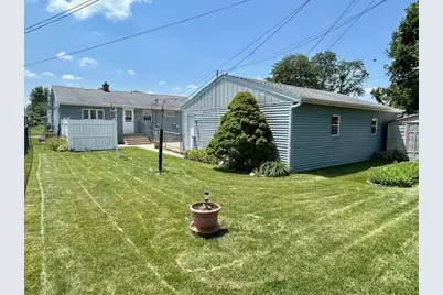 422 E 8th Street, Belvidere, IL 61008 - Photo 6
