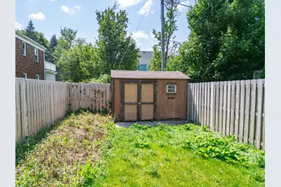 1300 Wolff Aven Avenue, Elgin, IL 60123 - Photo 12