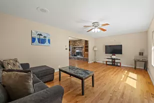 1300 Wolff Ave Ave, Elgin, IL 60123 - Photo 26