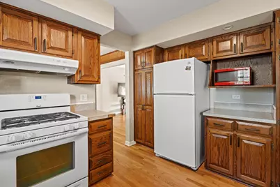 1300 Wolff Aven Avenue, Elgin, IL 60123 - Photo 32