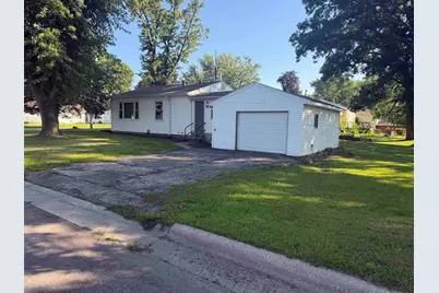 902 Hayes Avenue, South Beloit, IL 61080 - Photo 2