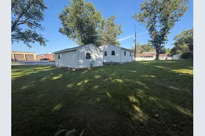 902 Hayes Avenue, South Beloit, IL 61080 - Photo 4