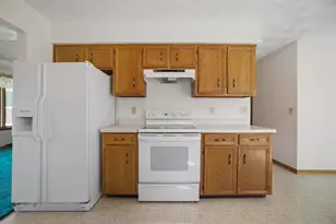 5939 Chestnut St, Roscoe, IL 61073 - Photo 10