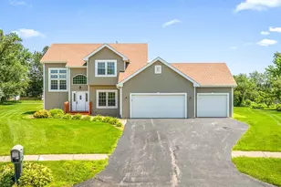 510 Zierke Ct, Winnebago, IL 61088 - Photo 4